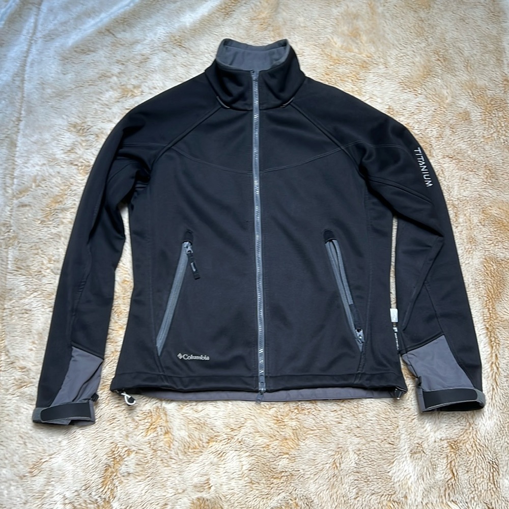 Columbia Titanium softshell women’s jacket size M